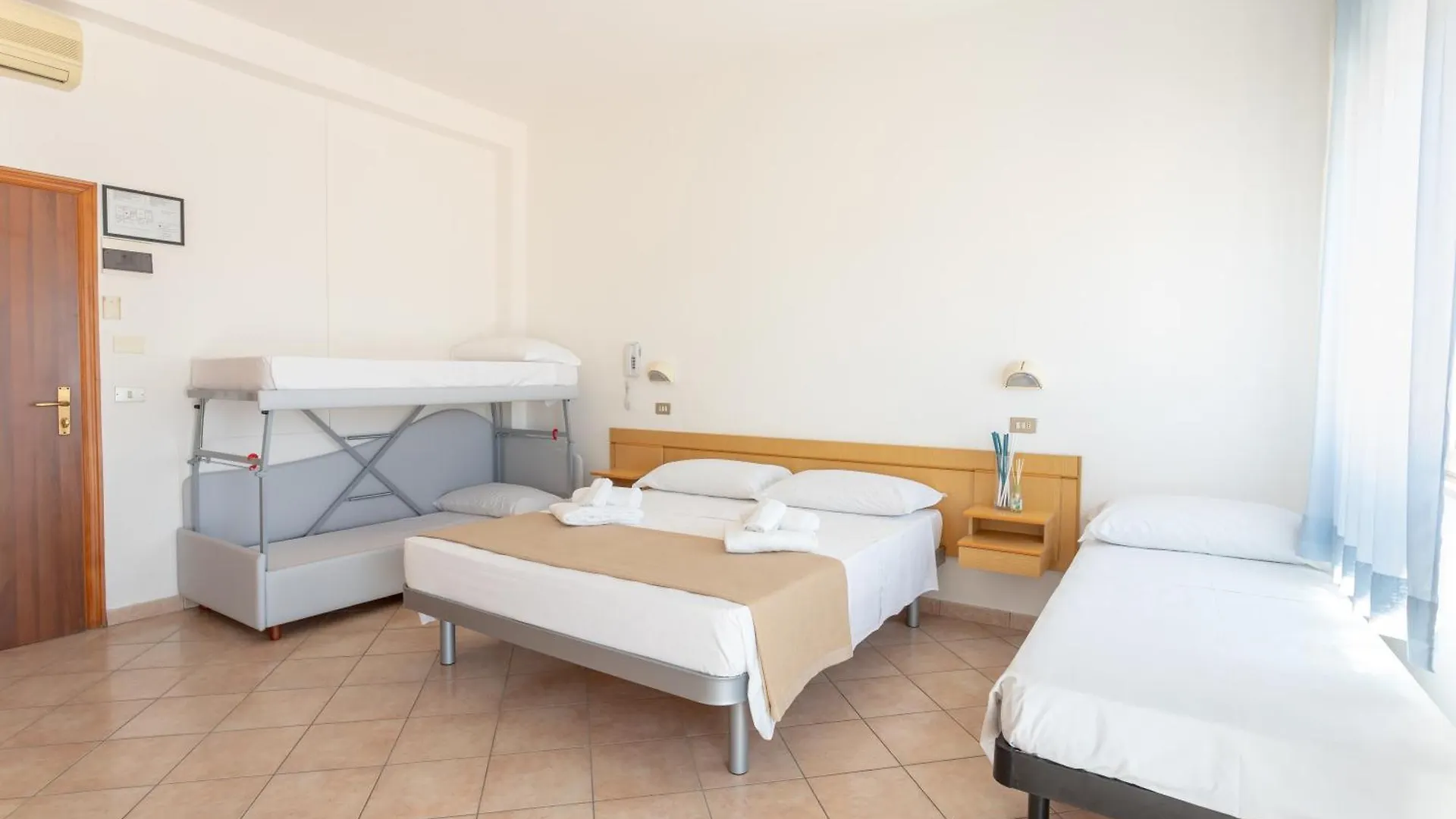 ***  Hotel Katina 里米尼 意大利
